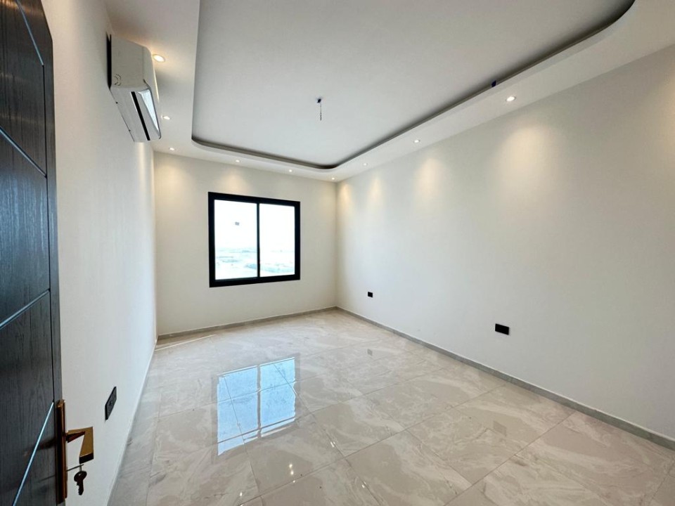 property 108 image 3