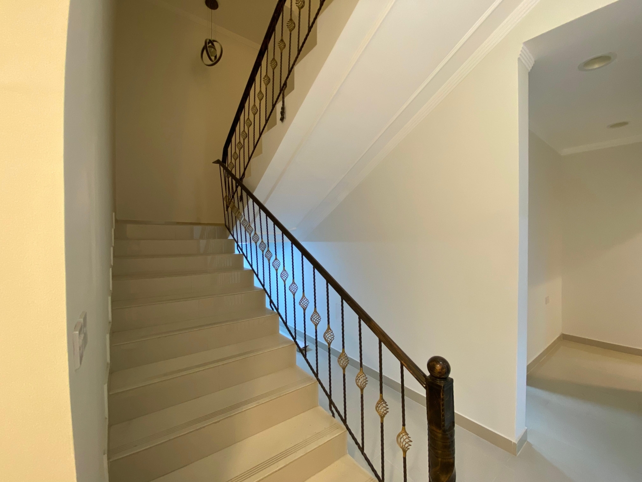 property 1083 image 4
