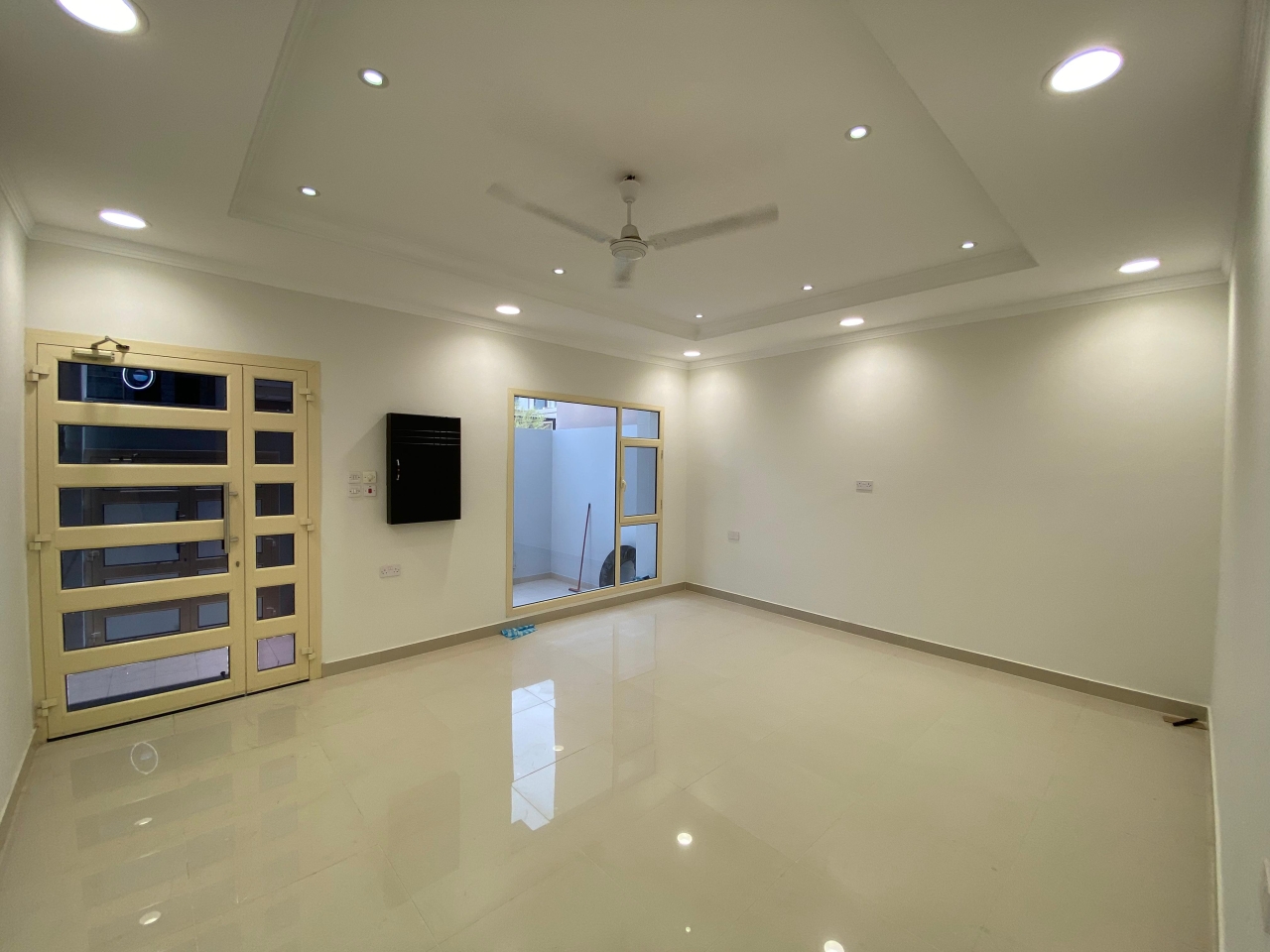 property 1083 image 1