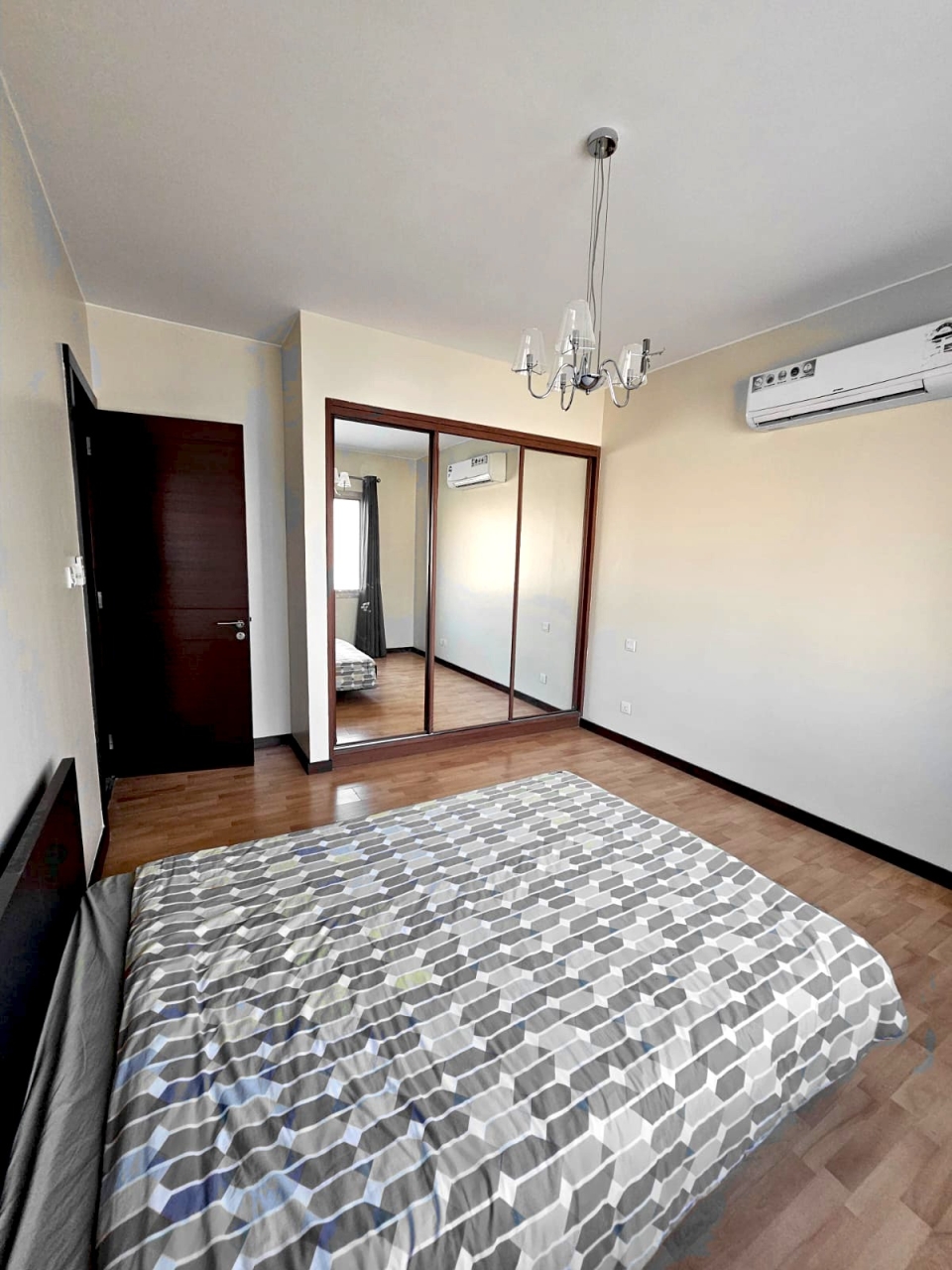 property 1253 image 6