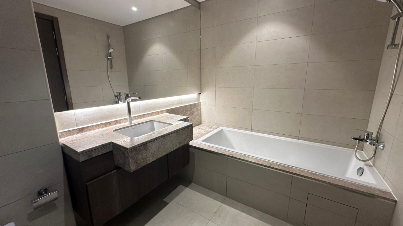 property 216 image 6