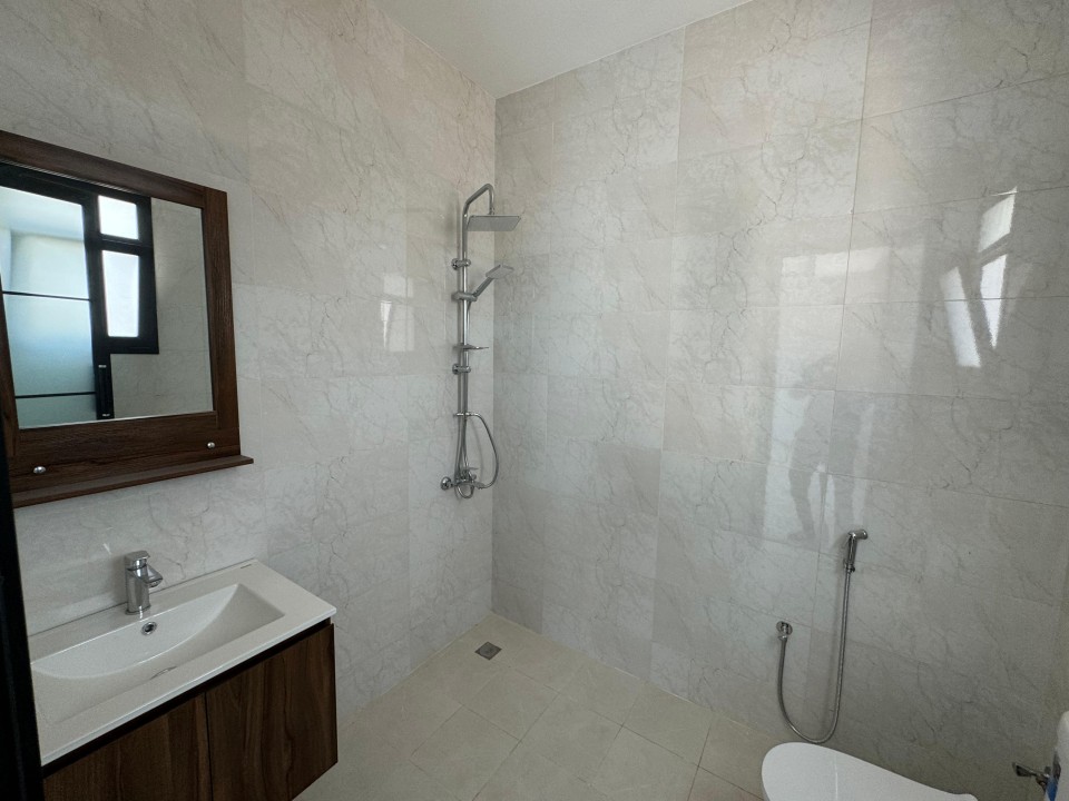 property 279 image 6