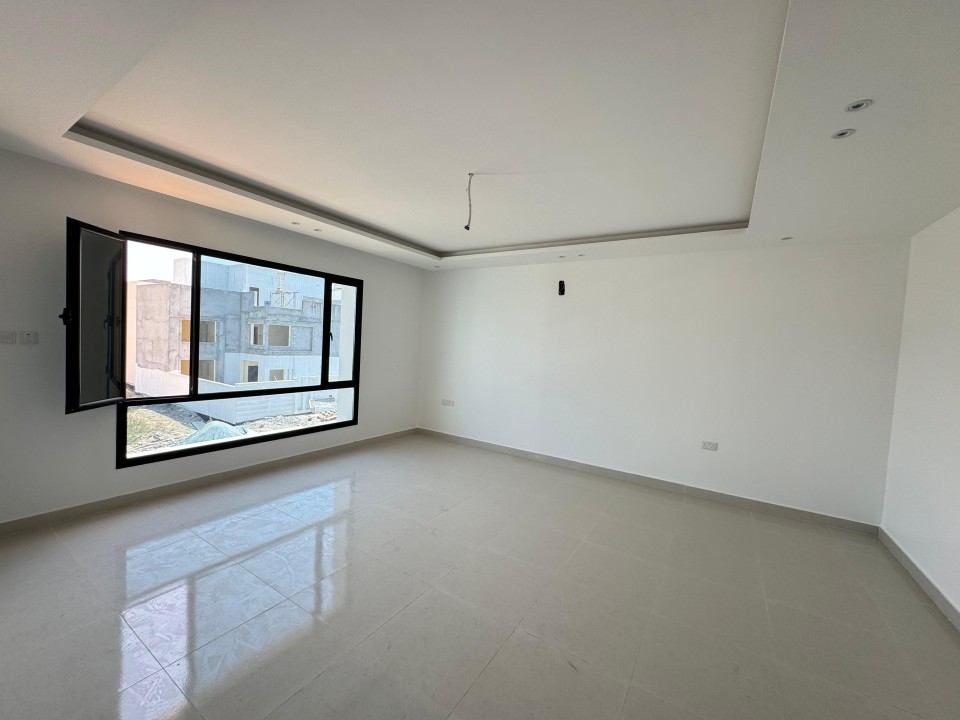 property 279 image 4