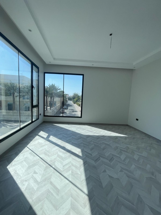 property 289 image 0