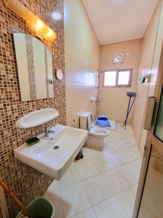 property 300 image 5