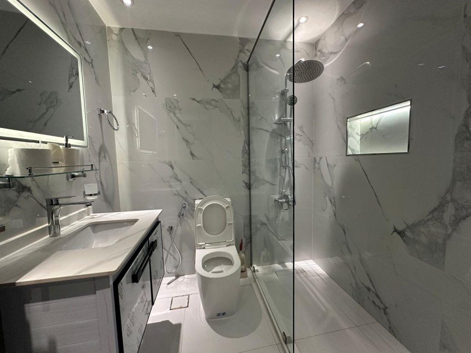 property 302 image 7
