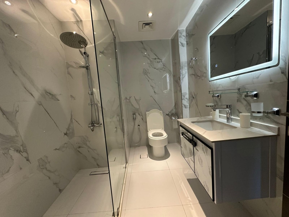 property 302 image 5