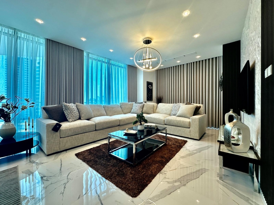 property 304 image 0