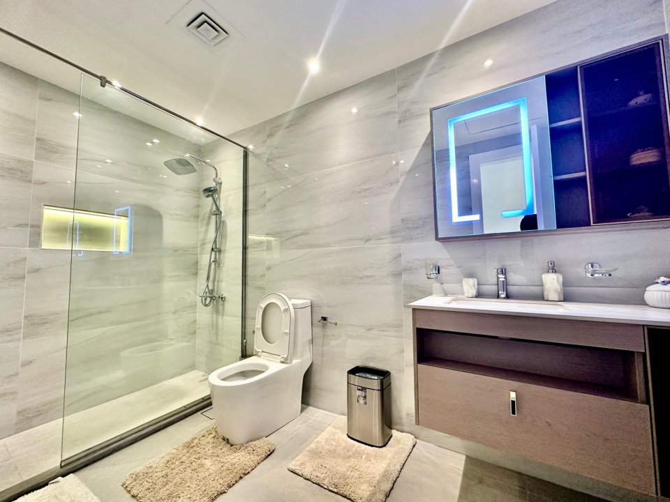 property 304 image 4