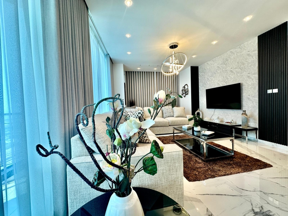 property 304 image 0