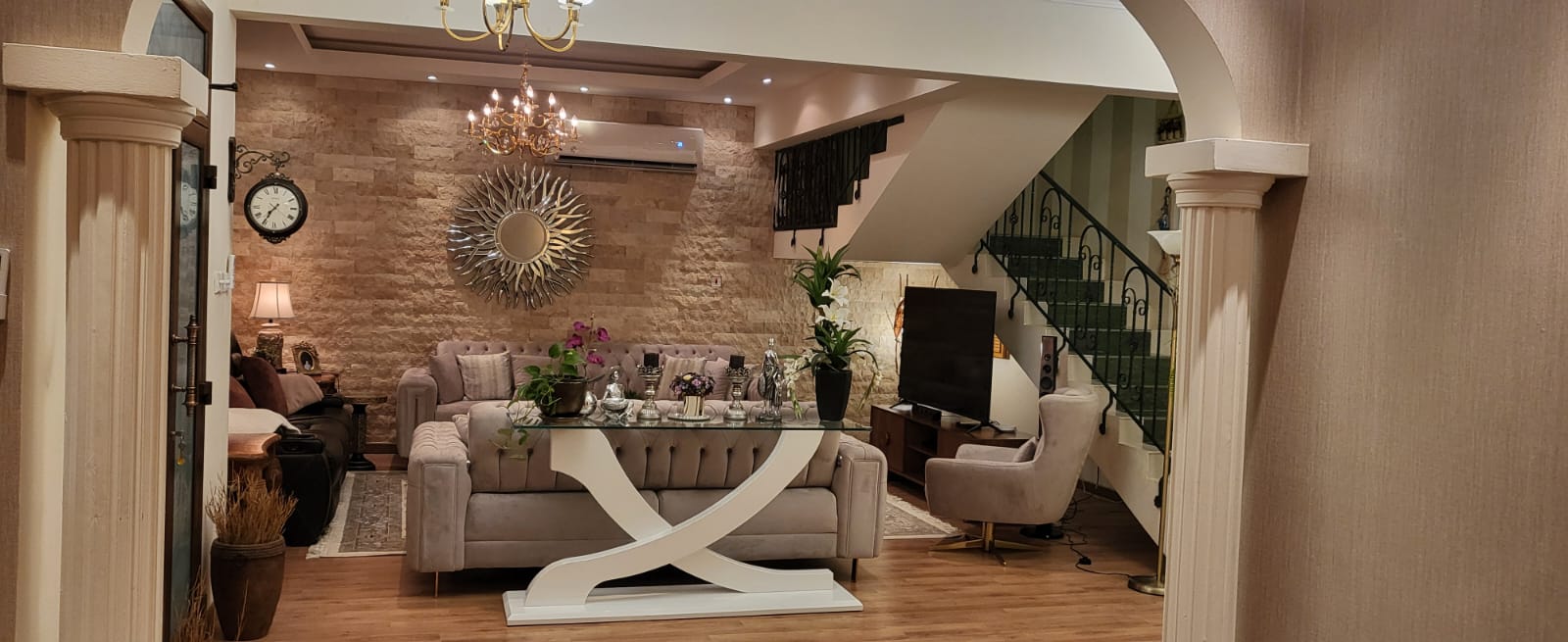 property 317 image 3