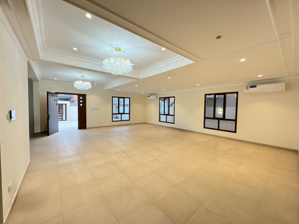 property 320 image 2