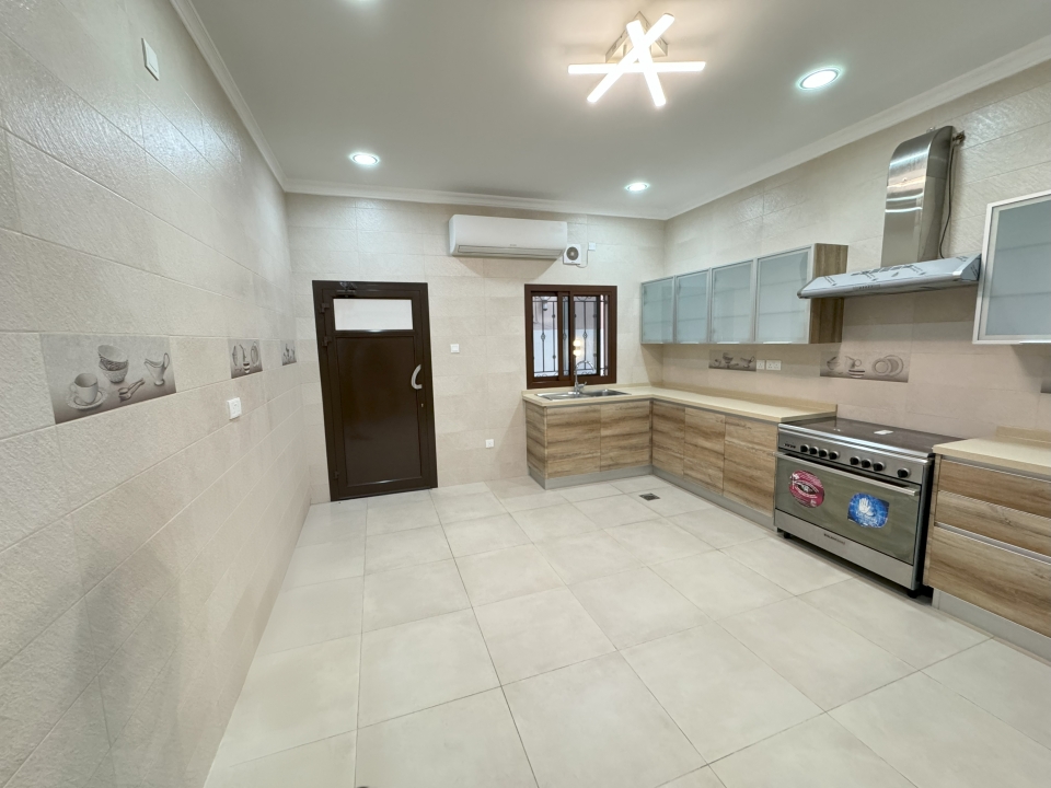 property 320 image 3