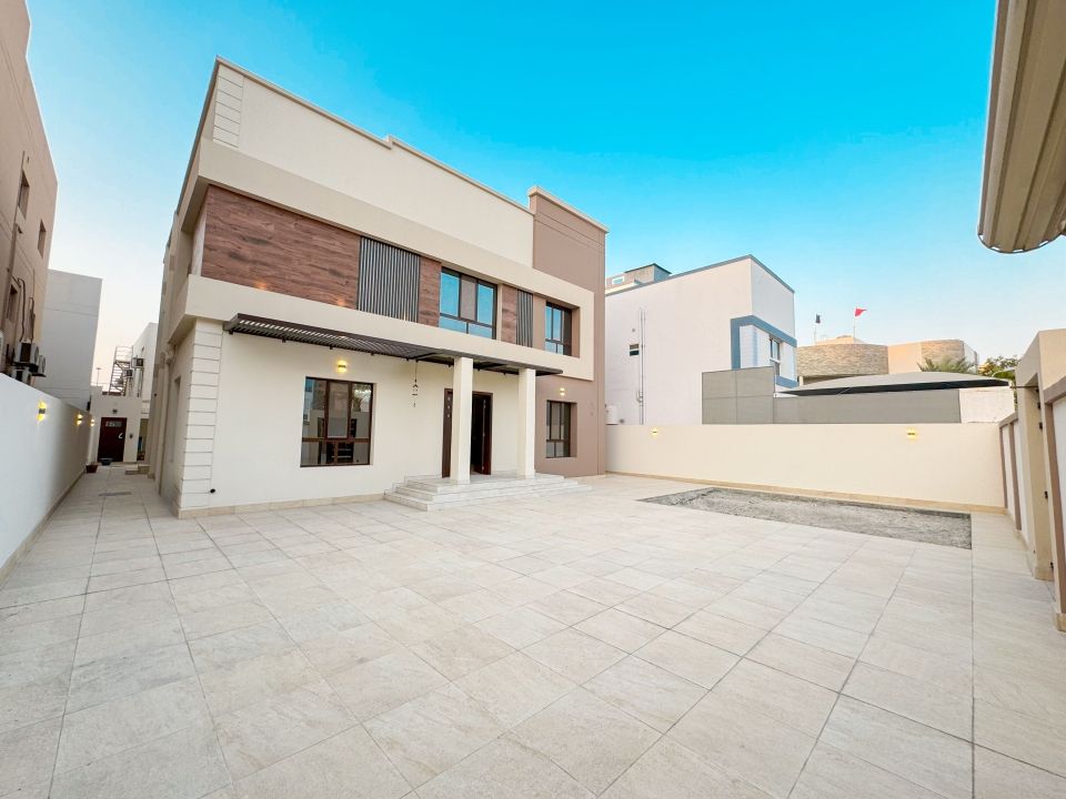 property 320 image 1