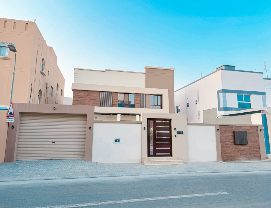 property 320 image 0