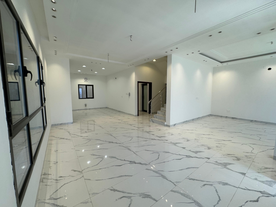 property 335 image 4