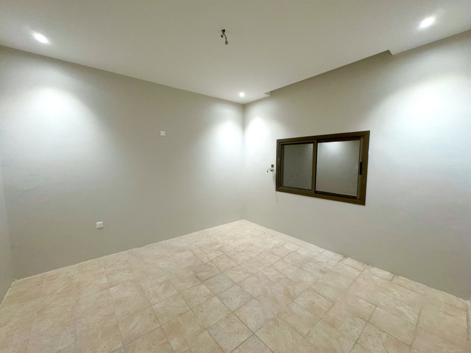 property 339 image 4