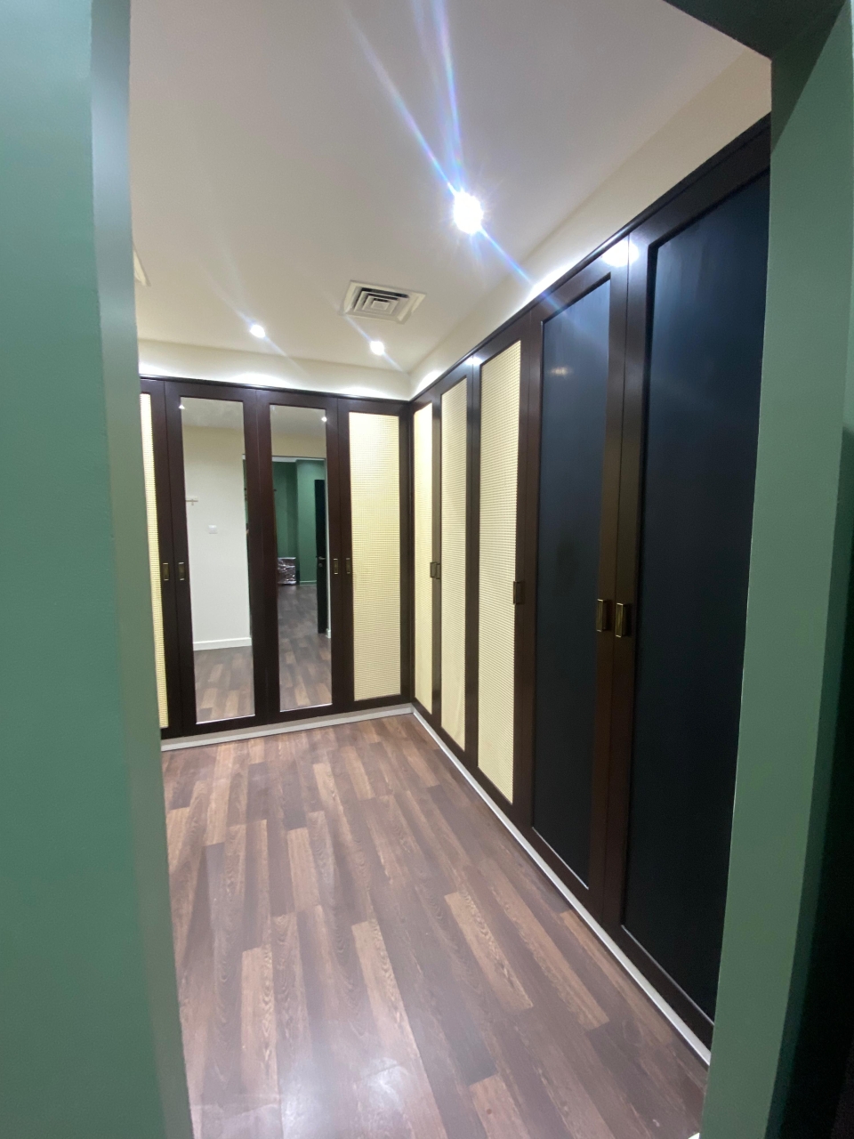 property 353 image 4