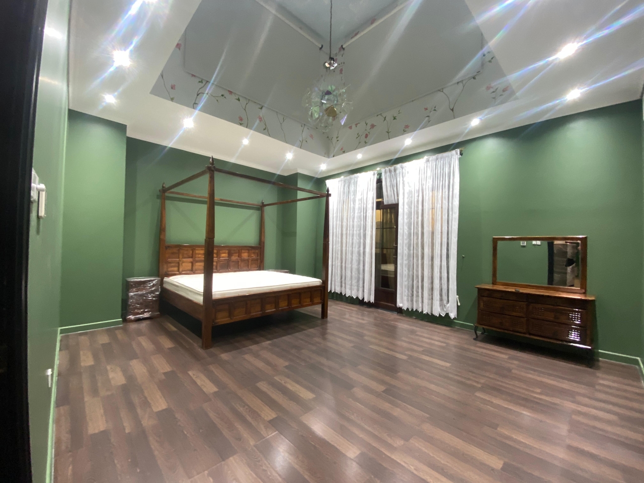 property 353 image 3