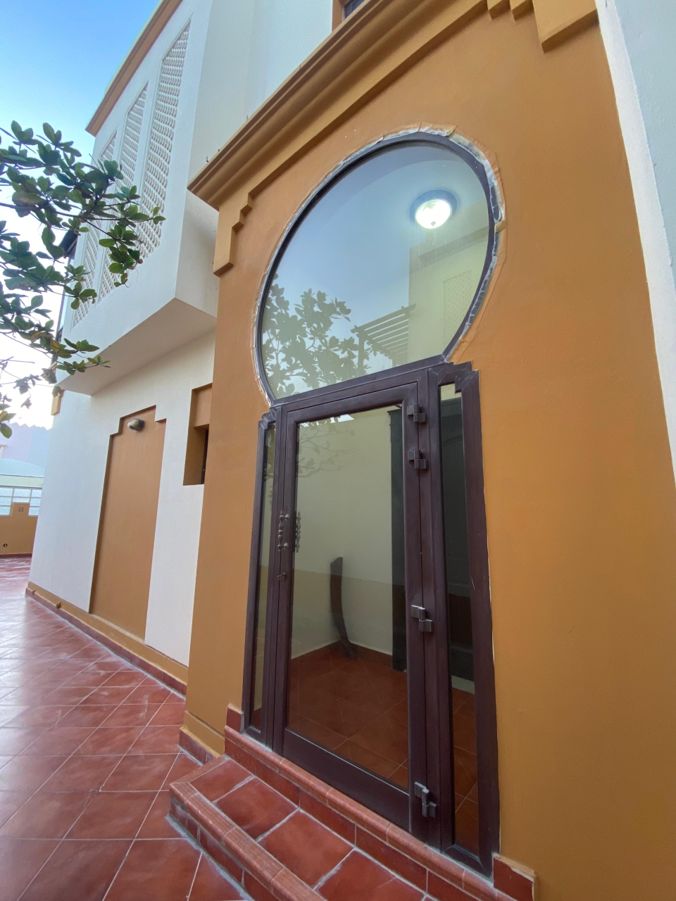 property 353 image 12