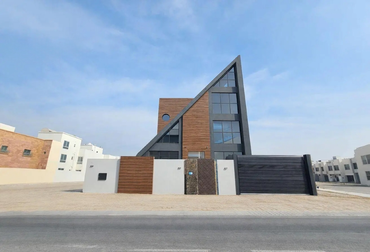 property 382 image 0