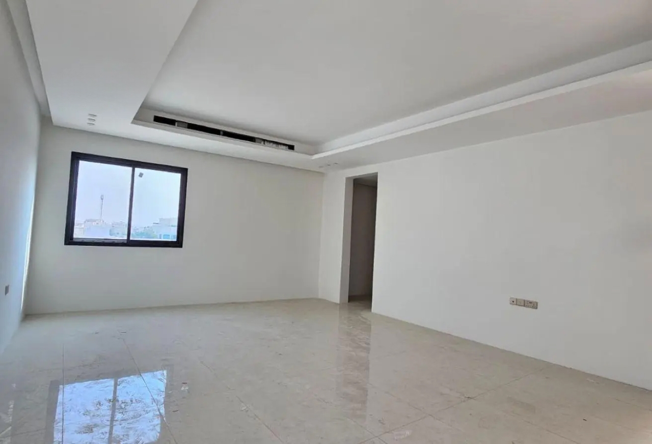property 382 image 3