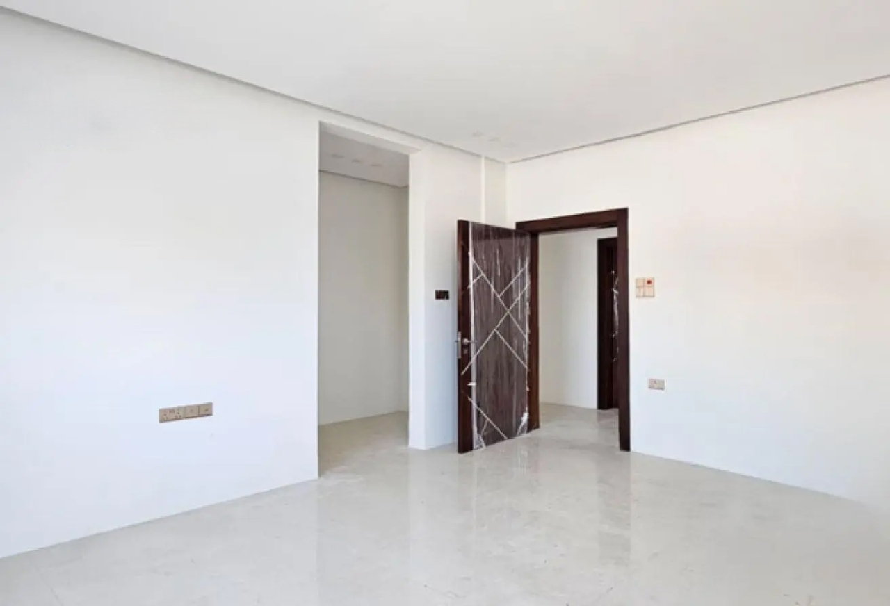 property 382 image 6