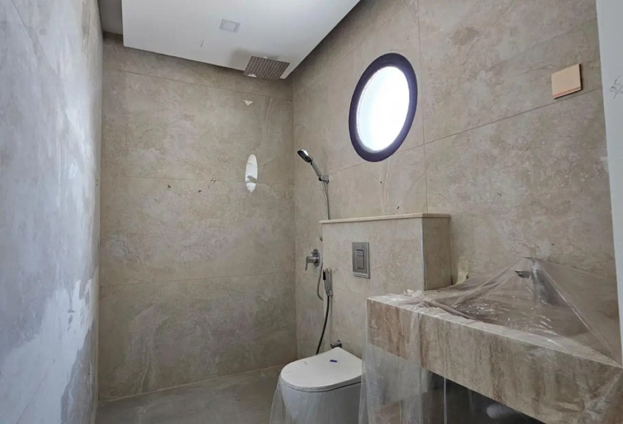 property 382 image 4