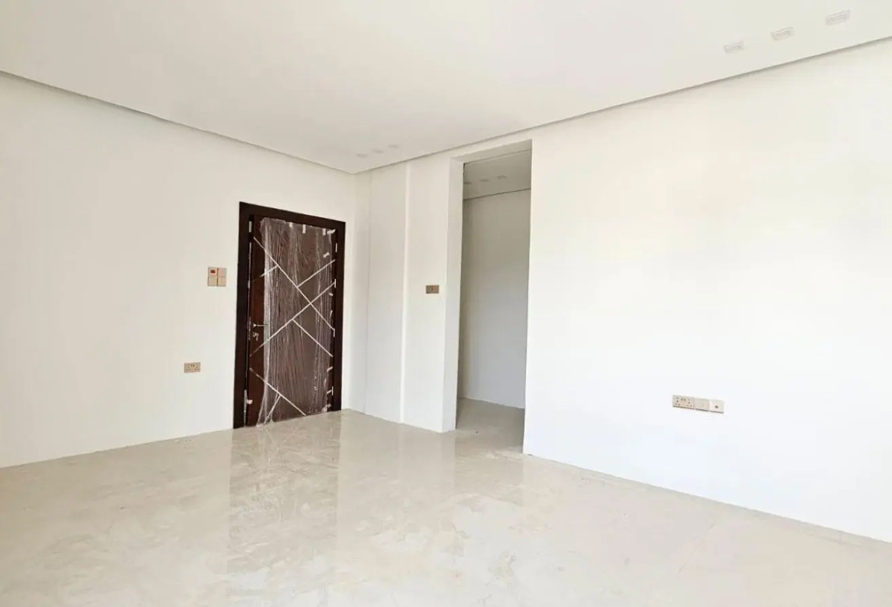 property 382 image 2