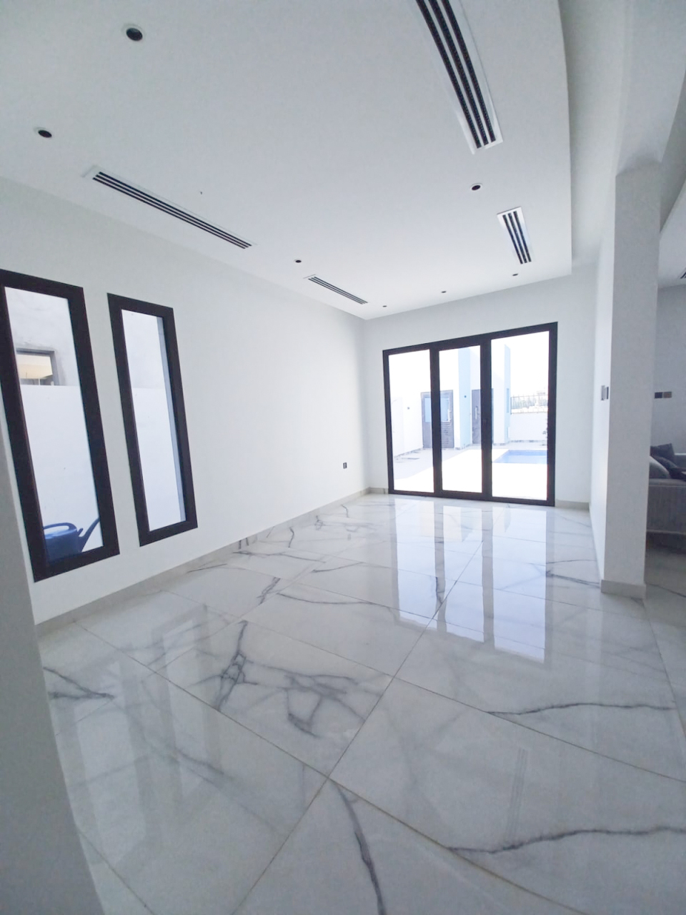 property 383 image 2