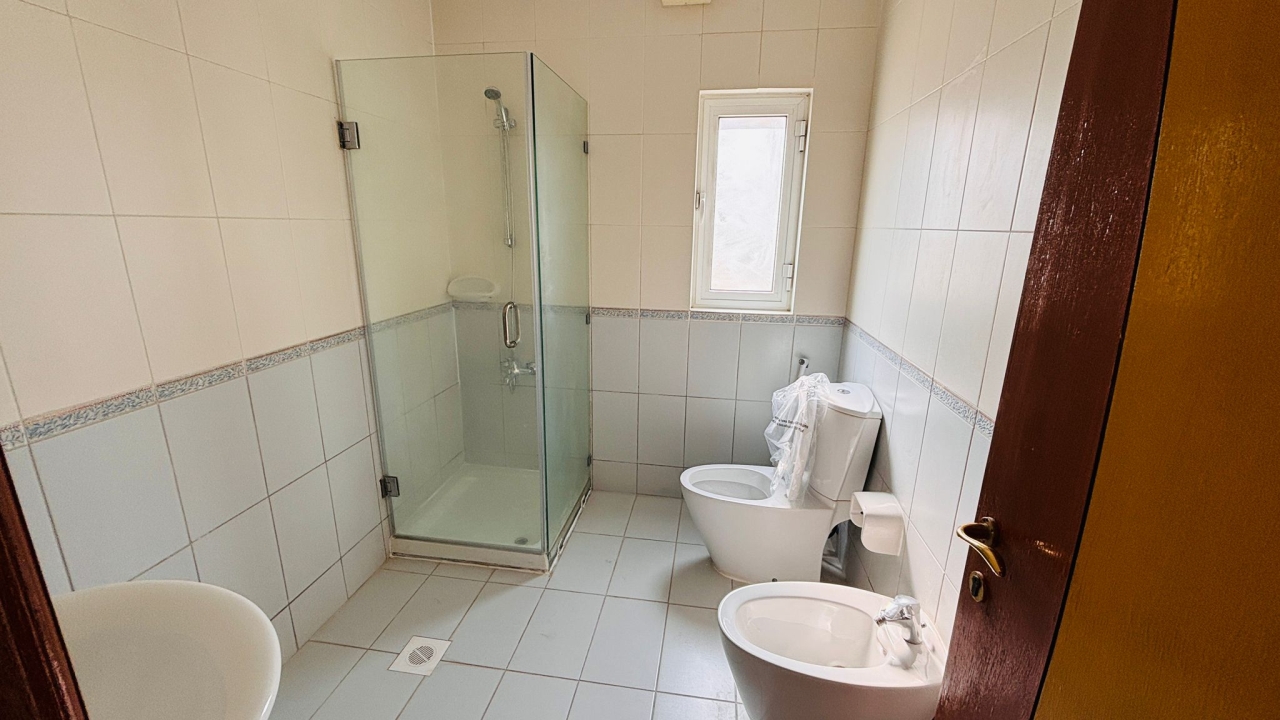 property 387 image 7
