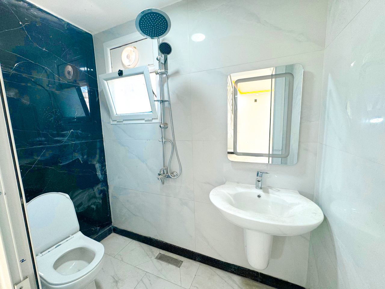 property 394 image 4