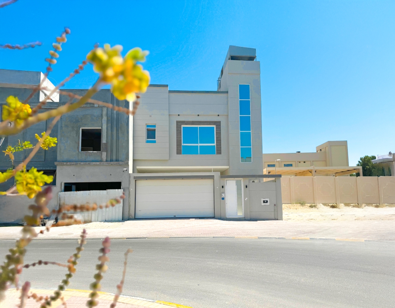 property 394 image 0