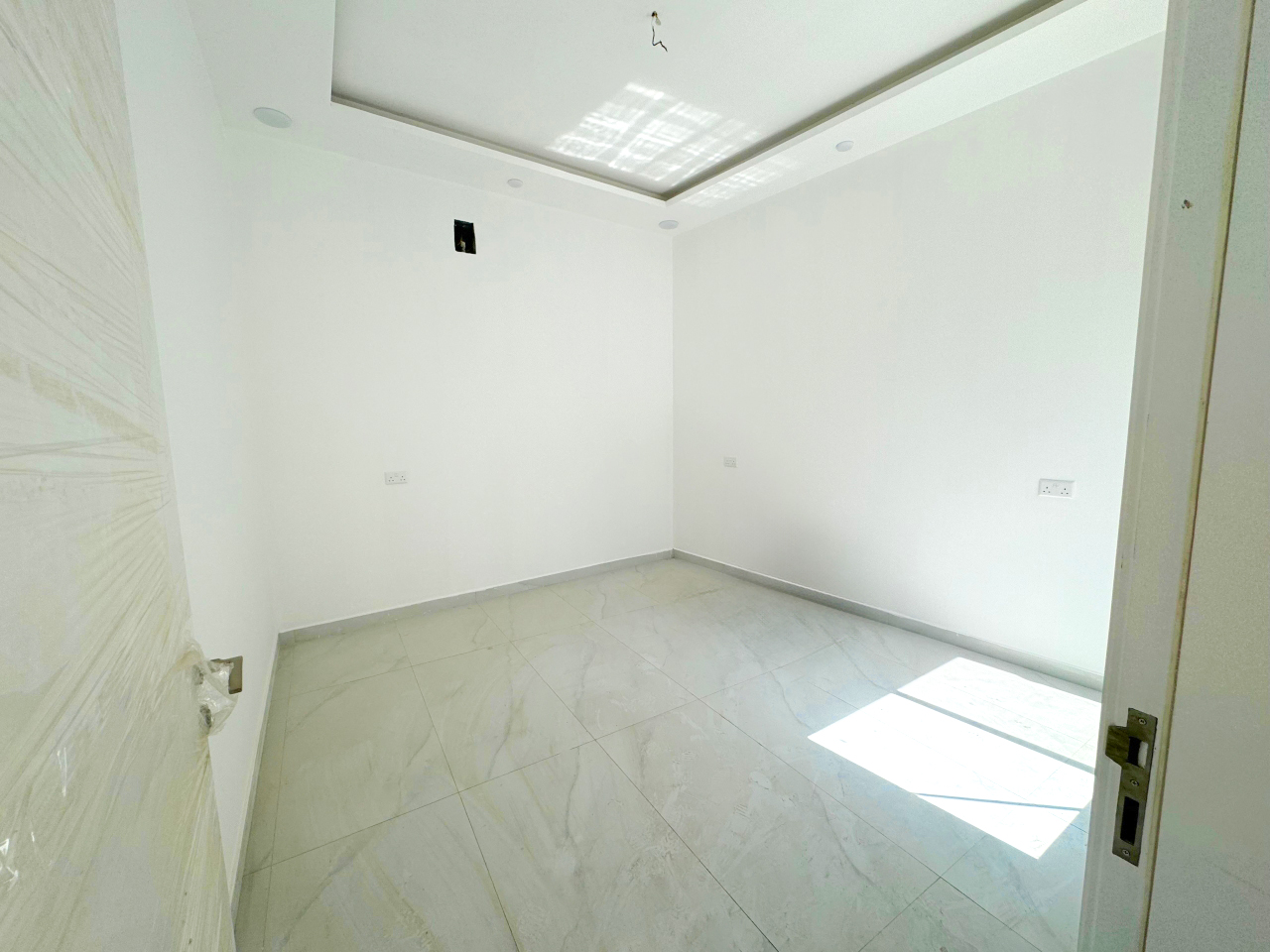property 394 image 3