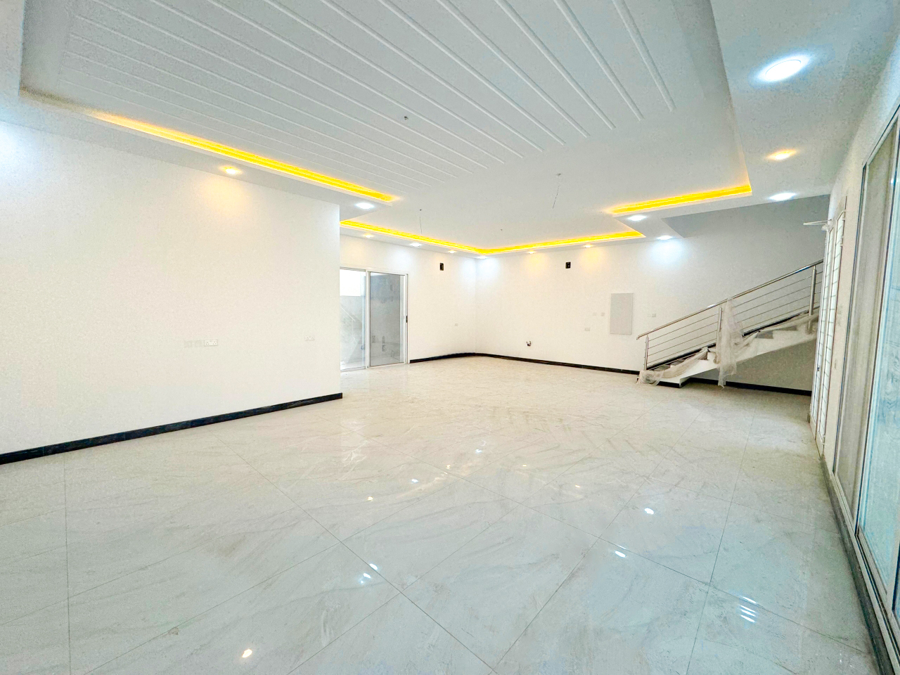 property 394 image 1