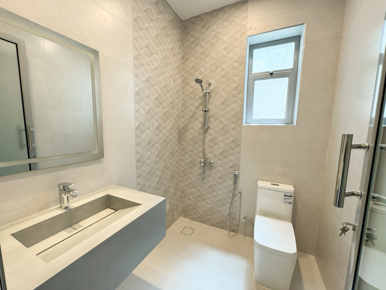 property 395 image 15