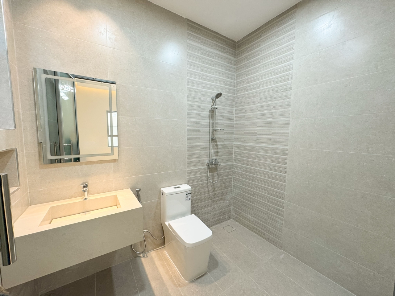 property 395 image 11