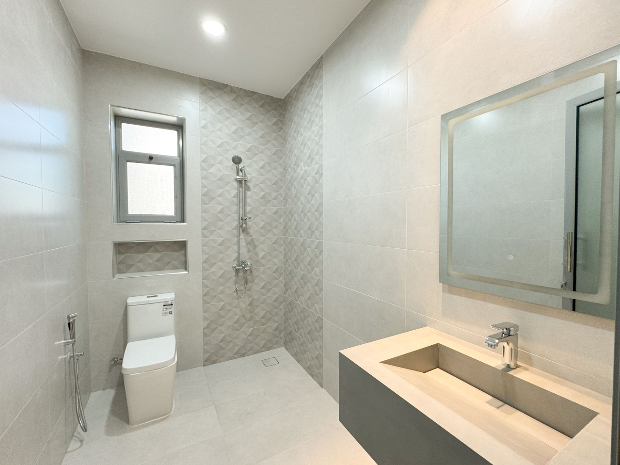 property 395 image 17