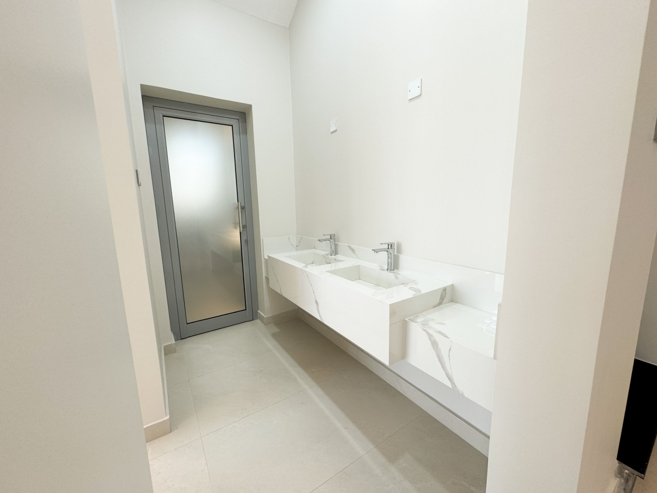 property 395 image 4