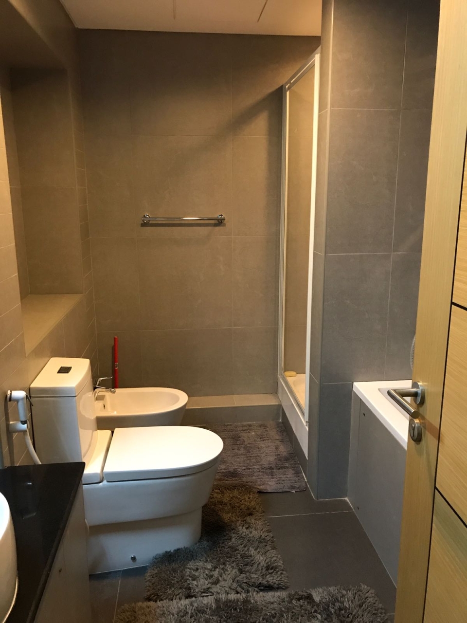property 402 image 12