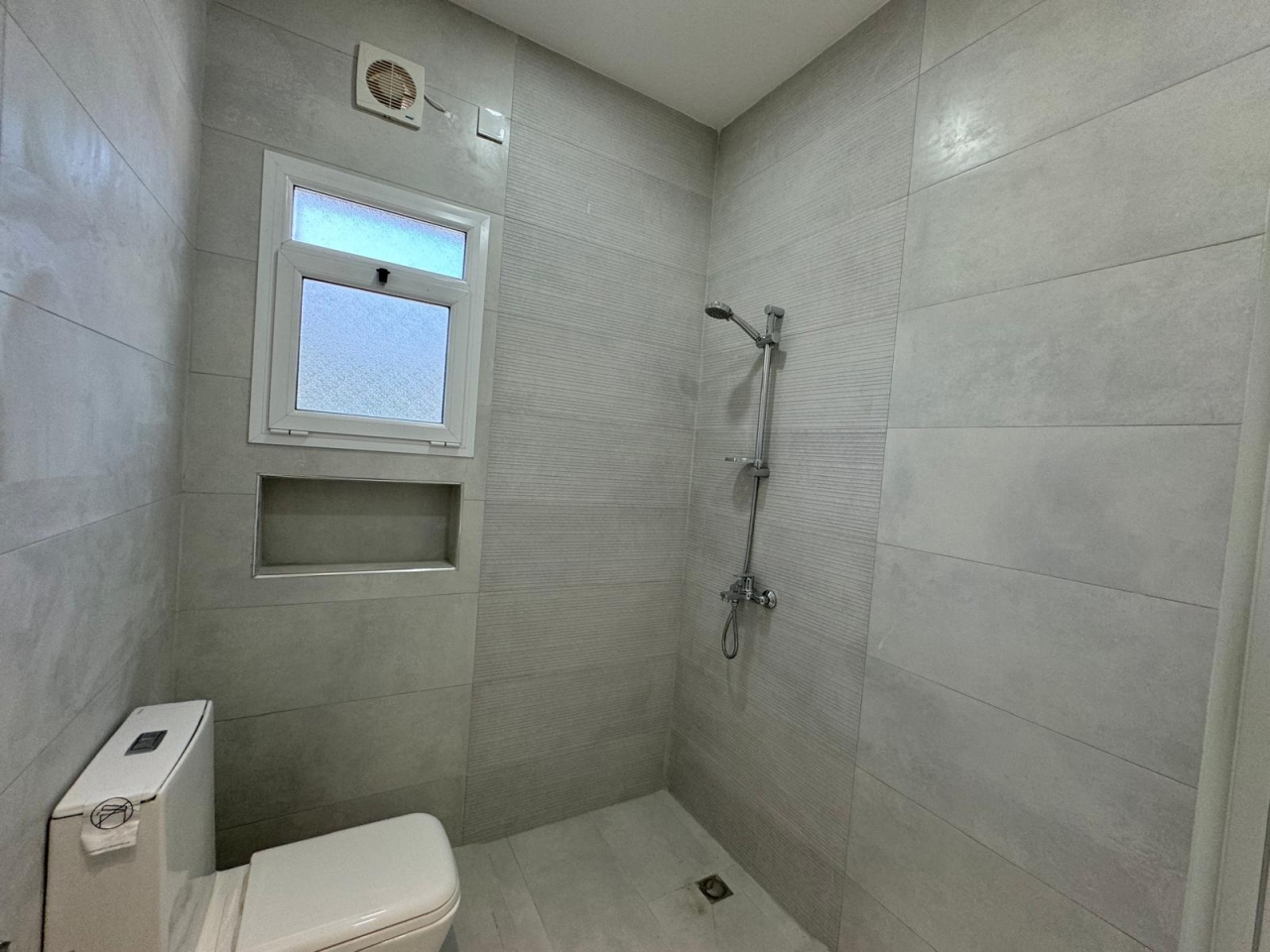 property 405 image 3