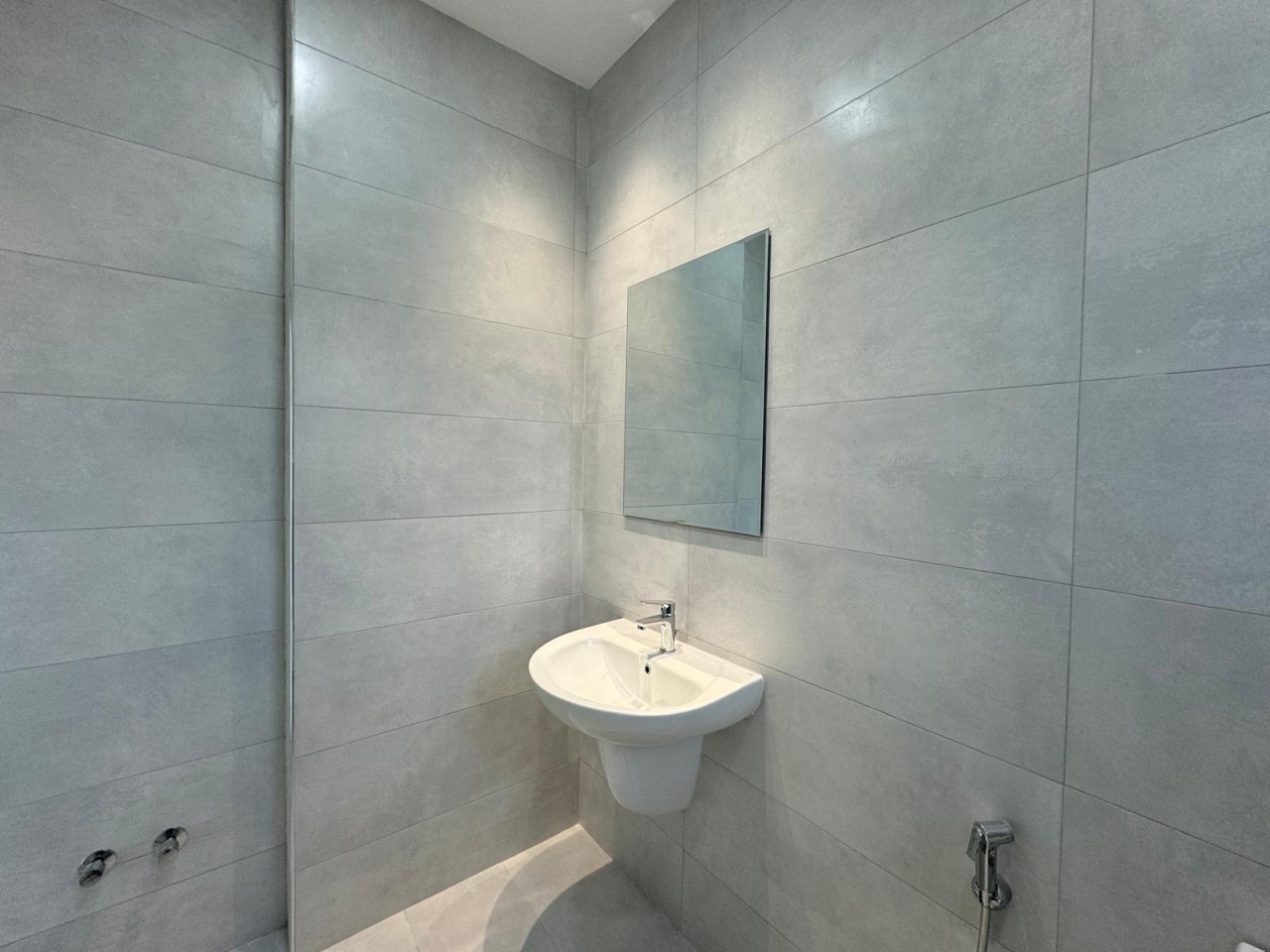 property 405 image 4