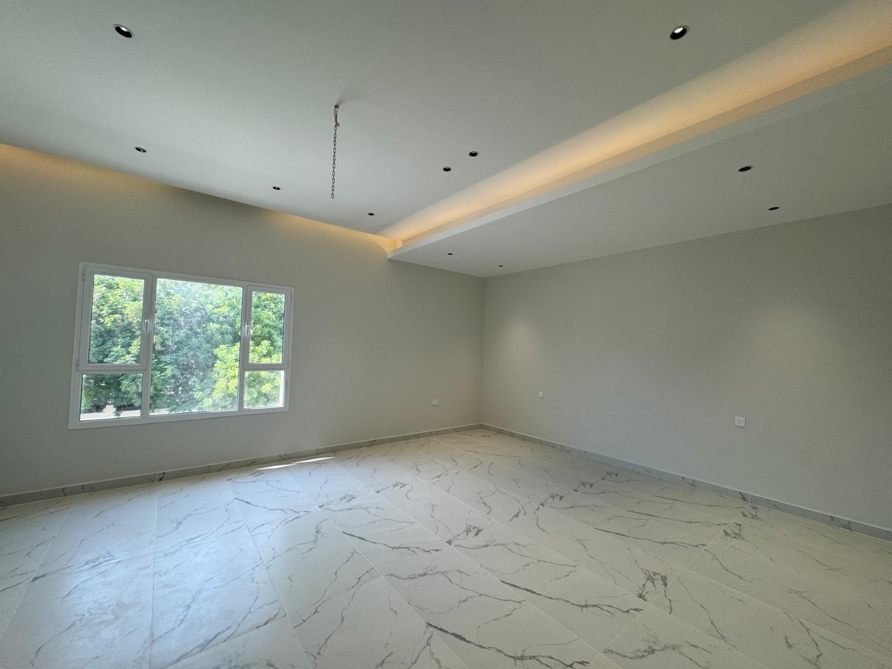 property 405 image 6