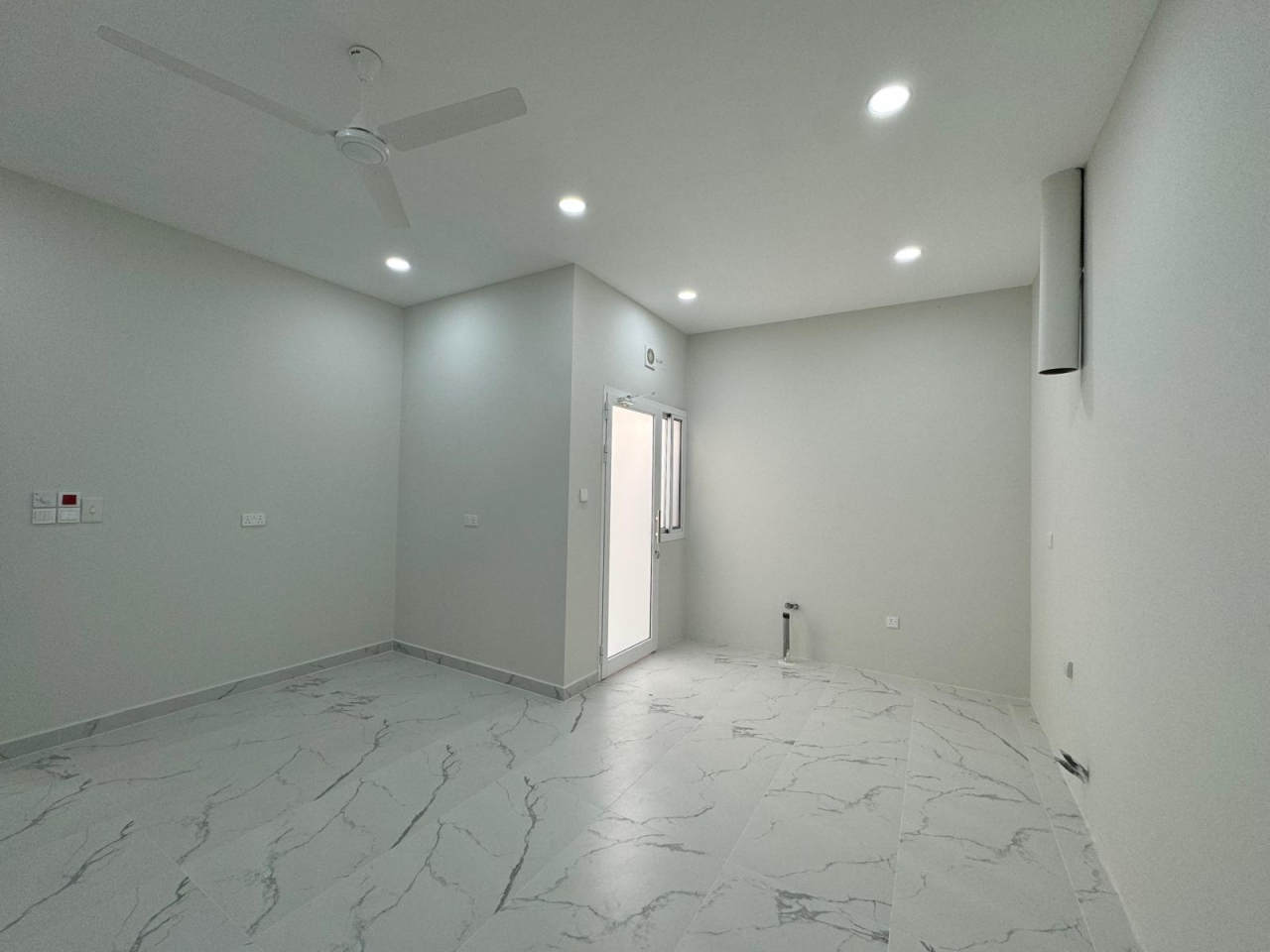 property 405 image 8