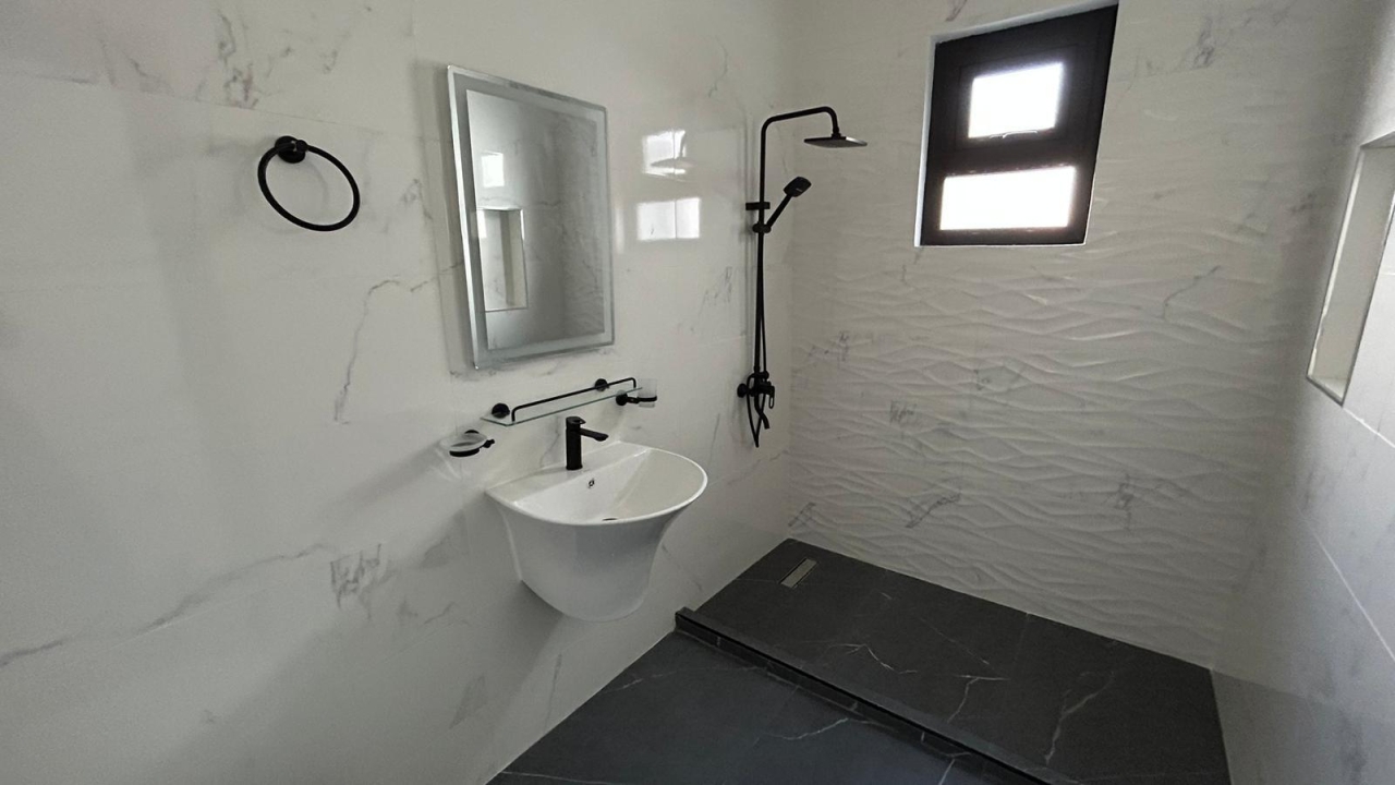 property 414 image 4