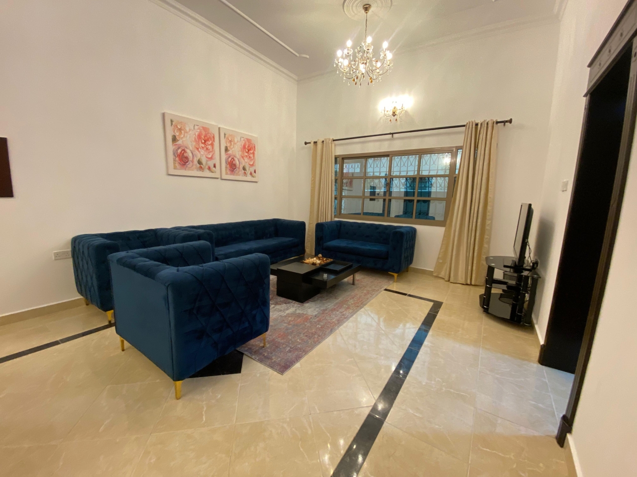 property 421 image 0