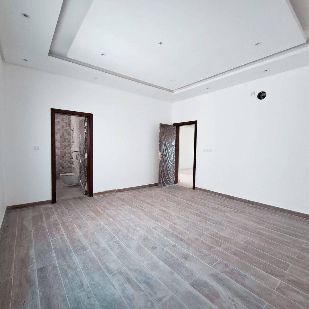 property 450 image 4