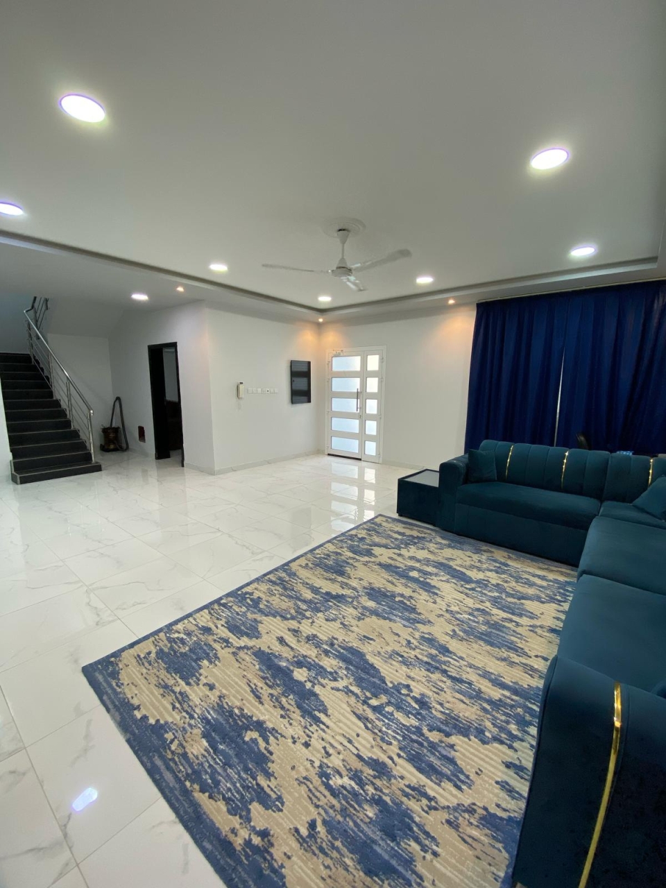 property 463 image 1