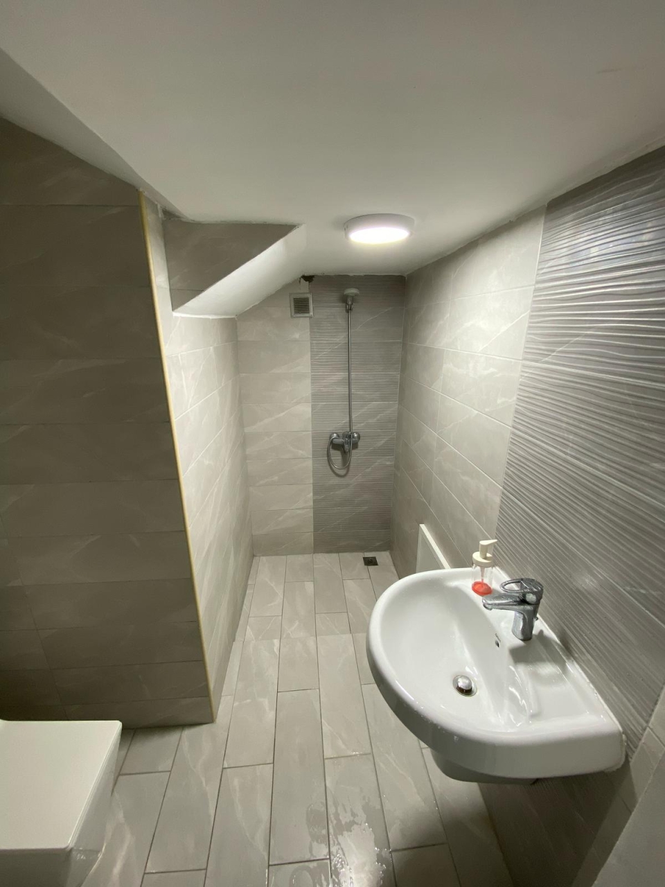 property 463 image 4
