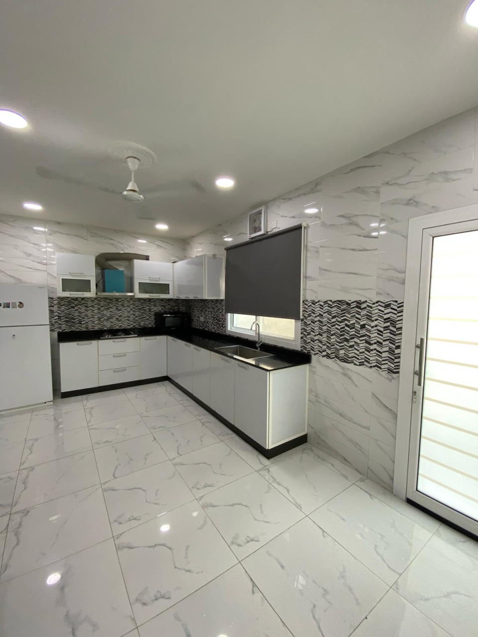 property 463 image 3